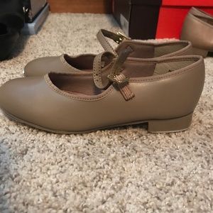 Tan tap shoes - 11 1/2